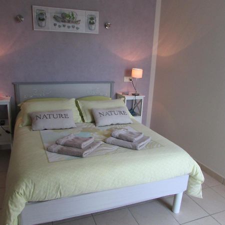 Chambre D'Hotes La Basse Gougeonniere Neuvy-en-Mauges Eksteriør billede